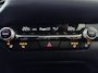 Mazda 3 2.0 SkyActiv Hybrid 150PK Exclusive-Line / Trekhaak / Stoel & Stuurverwarming / Lederen Bekleding / Head-Up Display / Elektrisch Bedienbare Bestuurdersstoel met Geheugen / Apple Carplay & Android Auto / Climate Control / Navigatie /