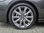 Mazda 3 2.0 SkyActiv Hybrid 150PK Exclusive-Line / Trekhaak / Stoel & Stuurverwarming / Lederen Bekleding / Head-Up Display / Elektrisch Bedienbare Bestuurdersstoel met Geheugen / Apple Carplay & Android Auto / Climate Control / Navigatie /
