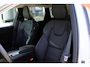 Volvo XC60 T6 Plug-in hybrid AWD Ultra Dark | Panoramadak | Luchtvering | Trekhaak | Verwarmbare voorstoelen, achterbank en stuurwiel | Head-up display | Premium audio by Harman Kardon | 360 graden camera |