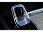 Volvo XC60 T6 Plug-in hybrid AWD Ultra Dark | Panoramadak | Luchtvering | Trekhaak | Verwarmbare voorstoelen, achterbank en stuurwiel | Head-up display | Premium audio by Harman Kardon | 360 graden camera |