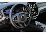 Volvo XC60 T6 Plug-in hybrid AWD Ultra Dark | Panoramadak | Luchtvering | Trekhaak | Verwarmbare voorstoelen, achterbank en stuurwiel | Head-up display | Premium audio by Harman Kardon | 360 graden camera |