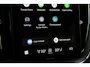Volvo XC60 T6 Plug-in hybrid AWD Ultra Dark | Panoramadak | Luchtvering | Trekhaak | Verwarmbare voorstoelen, achterbank en stuurwiel | Head-up display | Premium audio by Harman Kardon | 360 graden camera |