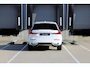 Volvo XC60 T6 Plug-in hybrid AWD Ultra Dark | Panoramadak | Luchtvering | Trekhaak | Verwarmbare voorstoelen, achterbank en stuurwiel | Head-up display | Premium audio by Harman Kardon | 360 graden camera |