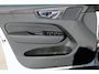 Volvo XC60 T6 Plug-in hybrid AWD Ultra Dark | Panoramadak | Luchtvering | Trekhaak | Verwarmbare voorstoelen, achterbank en stuurwiel | Head-up display | Premium audio by Harman Kardon | 360 graden camera |