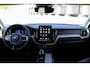 Volvo XC60 T6 Plug-in hybrid AWD Ultra Dark | Panoramadak | Luchtvering | Trekhaak | Verwarmbare voorstoelen, achterbank en stuurwiel | Head-up display | Premium audio by Harman Kardon | 360 graden camera |