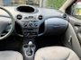 Toyota Yaris 1.0-16V VVT-i Terra / bj.2000 / airco / sportvelgen / export / APK tot 25/11/26 / NAP met 376726 km/ kleur: rood..