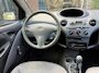 Toyota Yaris 1.0-16V VVT-i Terra / bj.2000 / airco / sportvelgen / export / APK tot 25/11/26 / NAP met 376726 km/ kleur: rood..