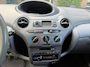 Toyota Yaris 1.0-16V VVT-i Terra / bj.2000 / airco / sportvelgen / export / APK tot 25/11/26 / NAP met 376726 km/ kleur: rood..