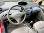 Toyota Yaris 1.0-16V VVT-i Terra / bj.2000 / airco / sportvelgen / export / APK tot 25/11/26 / NAP met 376726 km/ kleur: rood..