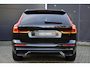 Volvo XC60 T6 Plug-in hybrid AWD Plus Black Edition | 21 inch Lichtmetalen velgen | Harman Kardon Premium Audio | Sportleder | Trekhaak | 360 graden Camera | BLIS | Adaptieve Cruise Control | Google Navigatie |