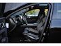 Volvo XC60 T6 Plug-in hybrid AWD Plus Black Edition | 21 inch Lichtmetalen velgen | Harman Kardon Premium Audio | Sportleder | Trekhaak | 360 graden Camera | BLIS | Adaptieve Cruise Control | Google Navigatie |