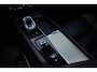 Volvo XC60 T6 Plug-in hybrid AWD Plus Black Edition | 21 inch Lichtmetalen velgen | Harman Kardon Premium Audio | Sportleder | Trekhaak | 360 graden Camera | BLIS | Adaptieve Cruise Control | Google Navigatie |