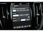 Volvo XC60 T6 Plug-in hybrid AWD Plus Black Edition | 21 inch Lichtmetalen velgen | Harman Kardon Premium Audio | Sportleder | Trekhaak | 360 graden Camera | BLIS | Adaptieve Cruise Control | Google Navigatie |
