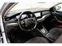 Skoda Octavia COMBI 1.0 e-TSI Ambition Aut. [ LED Trekhaak Virtual Apple/Android ]