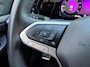Volkswagen Golf 1.0 TSI Life Business | Stoel & Stuurverwarming | Sfeerverlichting | Parkeersensoren | Apple Carplay