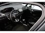 Peugeot 208 1.2 PureTech Style Pack/ DEALER ONDERHOUDEN!/ 15'' LMV/ Navi/ Clima/ Cruise/ Elek. pakket/ Isofix/ Bluetooth/ Armsteun/ Multi. LEDER. Stuur/ Mistl./ PDC/ Extra getint glas.