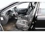 Volvo V70 2.0T Edition II Sport/ D-Riem verv: 337.000 KM!/ Trekhaak/ Navi/ Bi-Xenon/ Stoelverw./ Leder/ Navi/ Clima/ Cruise/ Elek. pakket/ Armsteun/ Multi. LEDER. Stuur/ Mistl./ PDC/ Dakspoiler.