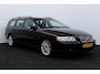 Volvo V70 2.0T Edition II Sport/ D-Riem verv: 337.000 KM!/ Trekhaak/ Navi/ Bi-Xenon/ Stoelverw./ Leder/ Navi/ Clima/ Cruise/ Elek. pakket/ Armsteun/ Multi. LEDER. Stuur/ Mistl./ PDC/ Dakspoiler.