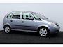Opel Meriva 1.6-16V Maxx Cool/ Trekhaak/ 15'' LMV/ Clima/ Cruise/ Elek. pakket/ Armsteun/ LEDER. Stuur/ 15'' LMV/ Getint glas/ Metallic lak.