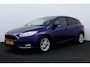Ford Focus 1.0 Titanium/ Trekhaak/ 16'' LMV/ Android-Auto/ Navi/ Clima/ Cruise/ Elek. pakket/ Isofix/ Bluetooth/ 6-Bak/ Armsteun/ Multi. LEDER. Stuur/ Mistl./ PDC V+A/ Extra getint glas.