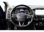 Ford Focus 1.0 Titanium/ Trekhaak/ 16'' LMV/ Android-Auto/ Navi/ Clima/ Cruise/ Elek. pakket/ Isofix/ Bluetooth/ 6-Bak/ Armsteun/ Multi. LEDER. Stuur/ Mistl./ PDC V+A/ Extra getint glas.
