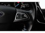 Ford Focus 1.0 Titanium/ Trekhaak/ 16'' LMV/ Android-Auto/ Navi/ Clima/ Cruise/ Elek. pakket/ Isofix/ Bluetooth/ 6-Bak/ Armsteun/ Multi. LEDER. Stuur/ Mistl./ PDC V+A/ Extra getint glas.