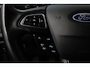 Ford Focus 1.0 Titanium/ Trekhaak/ 16'' LMV/ Android-Auto/ Navi/ Clima/ Cruise/ Elek. pakket/ Isofix/ Bluetooth/ 6-Bak/ Armsteun/ Multi. LEDER. Stuur/ Mistl./ PDC V+A/ Extra getint glas.