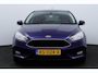 Ford Focus 1.0 Titanium/ Trekhaak/ 16'' LMV/ Android-Auto/ Navi/ Clima/ Cruise/ Elek. pakket/ Isofix/ Bluetooth/ 6-Bak/ Armsteun/ Multi. LEDER. Stuur/ Mistl./ PDC V+A/ Extra getint glas.