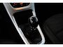 Opel Astra Sports Tourer 1.4 Turbo Design Edition/ APK 12-2027!/ Trekhaak/ 17'' LMV/ Half-Leder/ Extra Getint Glas/ Navi/ Airco/ Cruise/ Elek. pakket/ Isofix/ Bluetooth/ Armsteun/ Multi. LEDER. Stuur/ Mistl./ PDC/ Chroom.