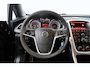 Opel Astra Sports Tourer 1.4 Turbo Design Edition/ APK 12-2027!/ Trekhaak/ 17'' LMV/ Half-Leder/ Extra Getint Glas/ Navi/ Airco/ Cruise/ Elek. pakket/ Isofix/ Bluetooth/ Armsteun/ Multi. LEDER. Stuur/ Mistl./ PDC/ Chroom.