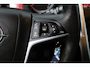 Opel Astra Sports Tourer 1.4 Turbo Design Edition/ APK 12-2027!/ Trekhaak/ 17'' LMV/ Half-Leder/ Extra Getint Glas/ Navi/ Airco/ Cruise/ Elek. pakket/ Isofix/ Bluetooth/ Armsteun/ Multi. LEDER. Stuur/ Mistl./ PDC/ Chroom.