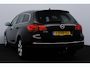 Opel Astra Sports Tourer 1.4 Turbo Design Edition/ APK 12-2027!/ Trekhaak/ 17'' LMV/ Half-Leder/ Extra Getint Glas/ Navi/ Airco/ Cruise/ Elek. pakket/ Isofix/ Bluetooth/ Armsteun/ Multi. LEDER. Stuur/ Mistl./ PDC/ Chroom.