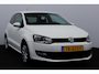 Volkswagen Polo 1.2 Team/ Airco/ Cruise/ Elek. pakket/ Stoelverw./ LEDER. Stuur/ Armsteun/ Mistl./ PDC/ Extra getint glas/ Dagrijverl.