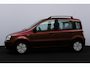 Fiat Panda 1.1 Active Plus/ Trekhaak/ Stuurbekr./ Bumpers in kleur/ Bluetooth/ AUX & USB/ Airbags/ Getint glas/ Metallic lak.