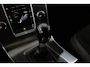 Volvo V60 1.6 T3 Momentum/ Trekhaak/ 17'' LMV/ Half-Leder/ Navi/ Clima/ Cruise/ Elek. pakket/ Isofix/ Bluetooth/ Armsteun/ Multi. LEDER. Stuur/ PDC/ Chroom/ LED Dagrijverl.
