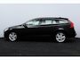 Volvo V60 1.6 T3 Momentum/ Trekhaak/ 17'' LMV/ Half-Leder/ Navi/ Clima/ Cruise/ Elek. pakket/ Isofix/ Bluetooth/ Armsteun/ Multi. LEDER. Stuur/ PDC/ Chroom/ LED Dagrijverl.