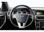 Volvo V60 1.6 T3 Momentum/ Trekhaak/ 17'' LMV/ Half-Leder/ Navi/ Clima/ Cruise/ Elek. pakket/ Isofix/ Bluetooth/ Armsteun/ Multi. LEDER. Stuur/ PDC/ Chroom/ LED Dagrijverl.