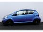 Toyota Aygo 1.0-12V Comfort Navigator/ 5-Drs/ Airco/ C.V. Afstand/ Elek. Ramen/ Isofix/ Deelbare achterbank/ Getint glas/ Metallic lak.