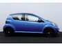 Toyota Aygo 1.0-12V Comfort Navigator/ 5-Drs/ Airco/ C.V. Afstand/ Elek. Ramen/ Isofix/ Deelbare achterbank/ Getint glas/ Metallic lak.