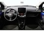 Toyota Aygo 1.0-12V Comfort Navigator/ 5-Drs/ Airco/ C.V. Afstand/ Elek. Ramen/ Isofix/ Deelbare achterbank/ Getint glas/ Metallic lak.