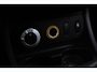 Dacia Duster 1.6 Lauréate/ DEALER ONDERHOUDEN!/ Trekhaak/ Leder/ Airco/ C.V. Afstand/ Elek. pakket/ Isofix/ Radio-CD AUX/ 6-Bak/ 16'' LMV/ Mistl./ Extra getint glas.