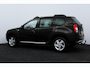 Dacia Duster 1.6 Lauréate/ DEALER ONDERHOUDEN!/ Trekhaak/ Leder/ Airco/ C.V. Afstand/ Elek. pakket/ Isofix/ Radio-CD AUX/ 6-Bak/ 16'' LMV/ Mistl./ Extra getint glas.