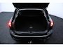 Ford Focus Wagon 1.5 EcoBlue Titanium Business/ Trekhaak/ 16'' LMV/ Keyless/ Lane-Assist./ Apple + Android/ Navi/ Clima/ Cruise/ Bluetooth/ Multi. LEDER. Stuur/ Armsteun/ PDC V+A/ Chroom/ LED Dagrijverl.