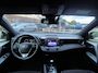 Toyota RAV4 2.5 Hybrid Dynamic Navigatie, Privacy Glass, Achtertuitrijcamera, 18" Lichtmetalen velgen, Climate control