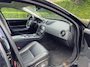 Jaguar XJ 2.0 Luxury-PANO-CAMERA-NL AUTO-BLACK OPTIEK-20"-