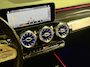 Mercedes-Benz GLB 250 Premium Plus Amg | Pano | Trekhaak | Sfeerverlichting | Camera | Carplay | Stoelverwarming | Burmester | NAP