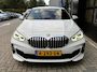 BMW 1-Serie 118i Business Edition M-sport Automaat | SPORTSTOELEN| BMW LED ADAPTIEF| SFEERVERLICHTING| NAVIGATIE| APPLE CARPLAY/ANDROID AUTO| CAMERA + PARKEERSENSOREN| 17" M-SPORT VELGEN| ELEC. CLIMATE CONTROL| BMW DEALER ONDERHOUDEN|