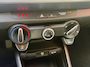 Kia Stonic 1.0 T-GDi MHEV DynamicLine | Parkeercamera | Navigatie via Apple Carplay | Cruise Control | Licht metalen velgen