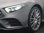 Mercedes-Benz A-klasse 250 e Business Solution AMG Limited PHEV 218pk Dealer O.H. | Adaptive Cruise | Camera | Alcantara Sportstoelen Verwarmd | BLIS | Sfeerverlichting | Apple Carplay | Navigatie | DAB | Plug In Hybrid |
